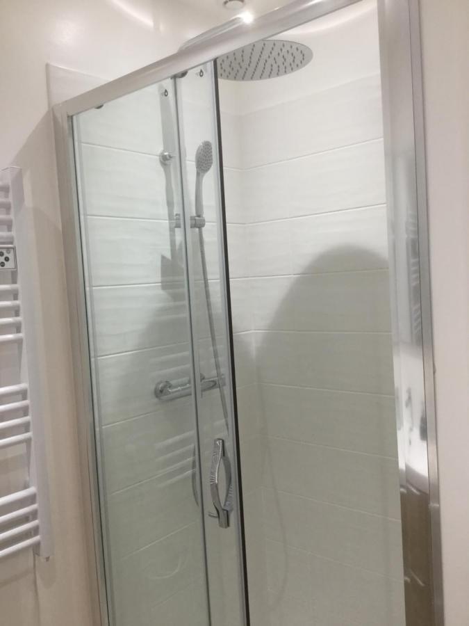 3 Chambres En Lit Double, 6 Personnes, Dans Appartement Entierement Renove, 70 M2 , Wifi,Climatisation, Tres Calme , Tout Equipe,Lit Bebe Clermont-Ferrand Eksteriør billede
